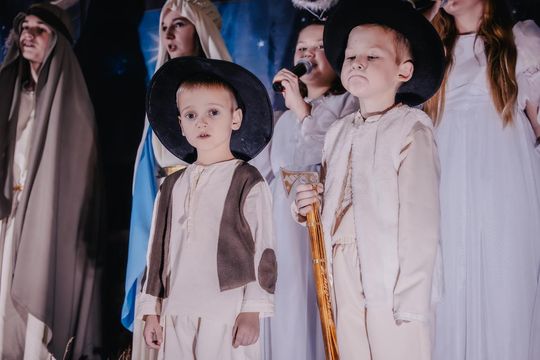 „Cud grudniowej nocy” w Starych Depułtyczach. Młodzi artyści zachwycili! [GALERIA ZDJĘĆ]