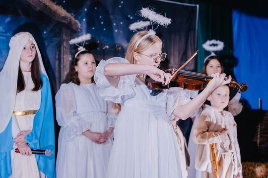 „Cud grudniowej nocy” w Starych Depułtyczach. Młodzi artyści zachwycili! [GALERIA ZDJĘĆ]