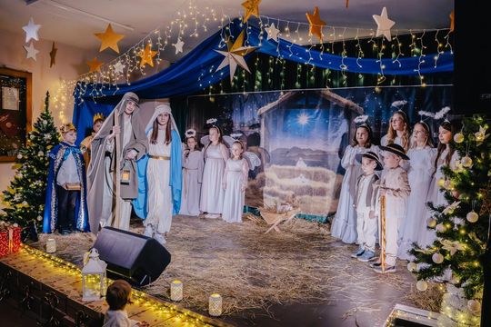 „Cud grudniowej nocy” w Starych Depułtyczach. Młodzi artyści zachwycili! [GALERIA ZDJĘĆ]