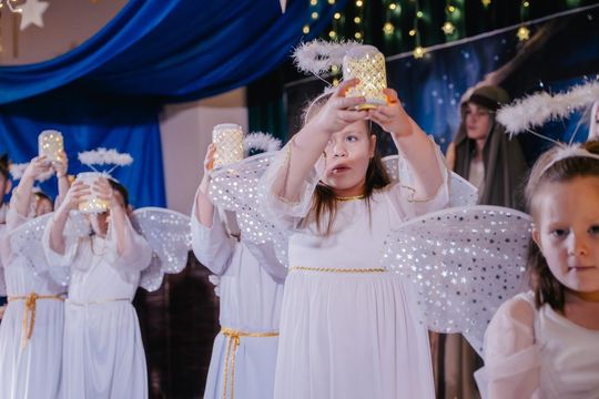 „Cud grudniowej nocy” w Starych Depułtyczach. Młodzi artyści zachwycili! [GALERIA ZDJĘĆ]