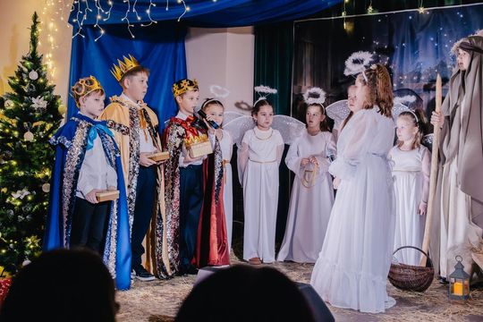 „Cud grudniowej nocy” w Starych Depułtyczach. Młodzi artyści zachwycili! [GALERIA ZDJĘĆ]