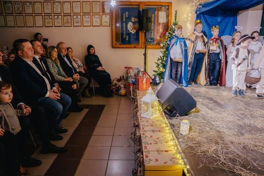 „Cud grudniowej nocy” w Starych Depułtyczach. Młodzi artyści zachwycili! [GALERIA ZDJĘĆ]