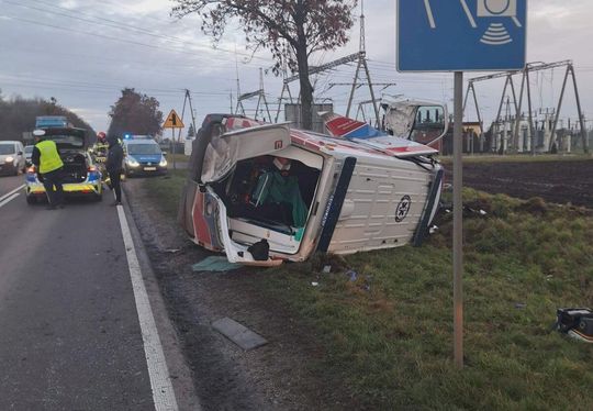 Bmw zajechało drogę karetce na sygnale [ZDJĘCIA]
