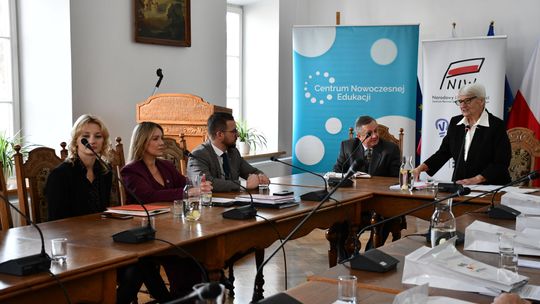 Krasnystaw. XIX Sesja Rady Seniorów Miasta Krasnystaw - podsumowanie działań, wyróżnienie i świąteczne spotkanie [GALERIA ZDJĘĆ]