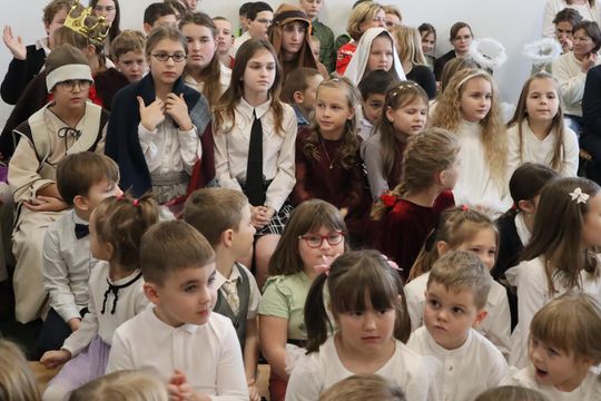 Gm. Sawin. Magiczne jasełka w Szkole Podstawowej w Bukowie Wielkiej [GALERIA ZDJĘĆ]