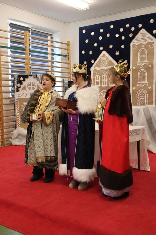 Gm. Sawin. Magiczne jasełka w Szkole Podstawowej w Bukowie Wielkiej [GALERIA ZDJĘĆ]