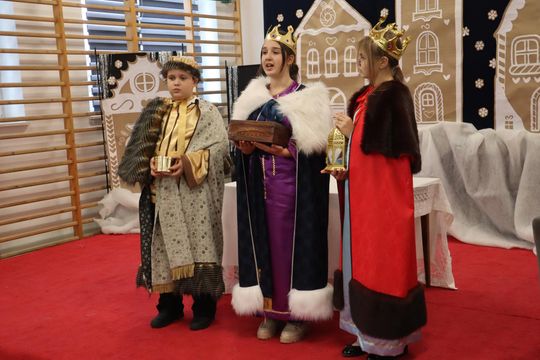 Gm. Sawin. Magiczne jasełka w Szkole Podstawowej w Bukowie Wielkiej [GALERIA ZDJĘĆ]