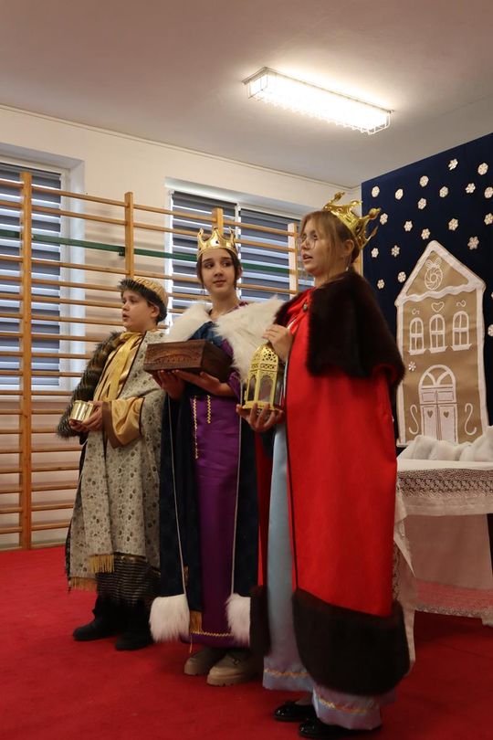 Gm. Sawin. Magiczne jasełka w Szkole Podstawowej w Bukowie Wielkiej [GALERIA ZDJĘĆ]