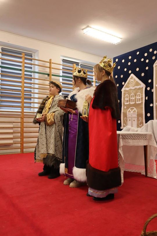 Gm. Sawin. Magiczne jasełka w Szkole Podstawowej w Bukowie Wielkiej [GALERIA ZDJĘĆ]