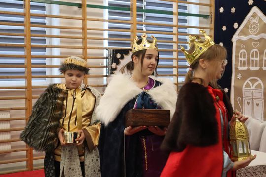 Gm. Sawin. Magiczne jasełka w Szkole Podstawowej w Bukowie Wielkiej [GALERIA ZDJĘĆ]
