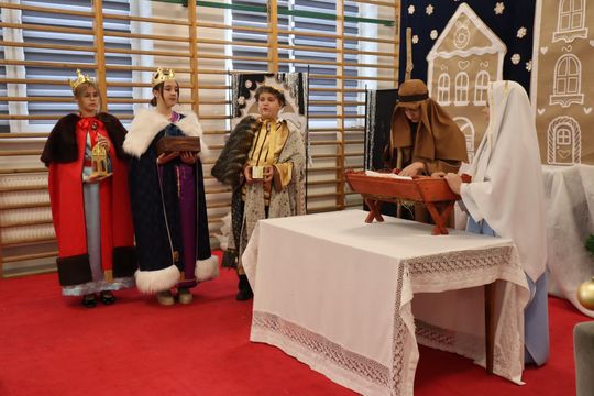 Gm. Sawin. Magiczne jasełka w Szkole Podstawowej w Bukowie Wielkiej [GALERIA ZDJĘĆ]