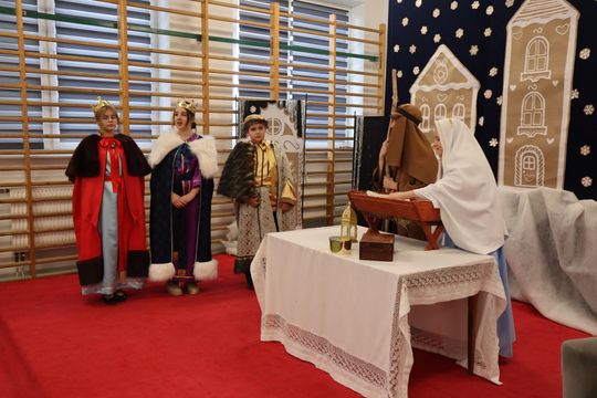 Gm. Sawin. Magiczne jasełka w Szkole Podstawowej w Bukowie Wielkiej [GALERIA ZDJĘĆ]