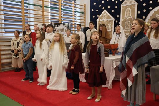 Gm. Sawin. Magiczne jasełka w Szkole Podstawowej w Bukowie Wielkiej [GALERIA ZDJĘĆ]