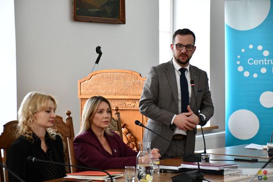 Krasnystaw. XIX Sesja Rady Seniorów Miasta Krasnystaw - podsumowanie działań, wyróżnienie i świąteczne spotkanie [GALERIA ZDJĘĆ]