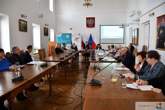 Krasnystaw. XIX Sesja Rady Seniorów Miasta Krasnystaw - podsumowanie działań, wyróżnienie i świąteczne spotkanie [GALERIA ZDJĘĆ]