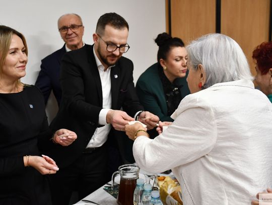 Uroczyste spotkanie wigilijne w Dziennym Domu Pomocy Społecznej w Krasnymstawie [GALERIA ZDJĘĆ]