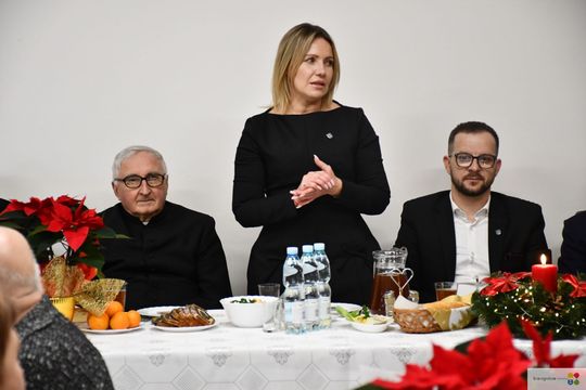 Uroczyste spotkanie wigilijne w Dziennym Domu Pomocy Społecznej w Krasnymstawie [GALERIA ZDJĘĆ] 