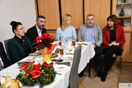 Uroczyste spotkanie wigilijne w Dziennym Domu Pomocy Społecznej w Krasnymstawie [GALERIA ZDJĘĆ] 
