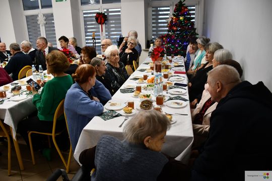Uroczyste spotkanie wigilijne w Dziennym Domu Pomocy Społecznej w Krasnymstawie [GALERIA ZDJĘĆ] 