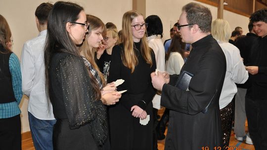 Spotkania wigilijne w I Liceum Ogólnokształcącym w Chełmie [GALERIA ZDJĘĆ]