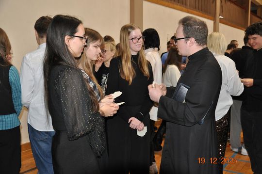 Spotkania wigilijne w I Liceum Ogólnokształcącym w Chełmie [GALERIA ZDJĘĆ]