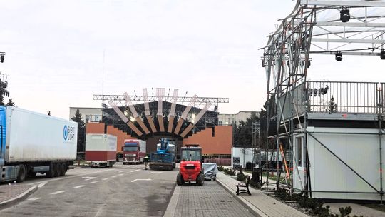 Wystrzałowy Sylwester z TV Republika. Scena w Chełmie rośnie z dnia na dzień! [ZDJĘCIA]