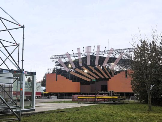 Wystrzałowy Sylwester z TV Republika. Scena w Chełmie rośnie z dnia na dzień! [ZDJĘCIA]