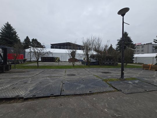 Wystrzałowy Sylwester z TV Republika. Scena w Chełmie rośnie z dnia na dzień! [ZDJĘCIA]