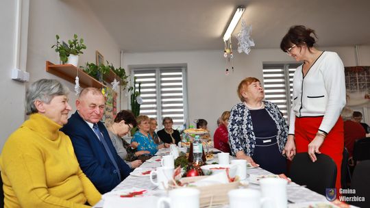 Jasełka w Wierzbicy - kolędowali najmłodsi, ale też seniorzy [GALERIA ZDJĘĆ]