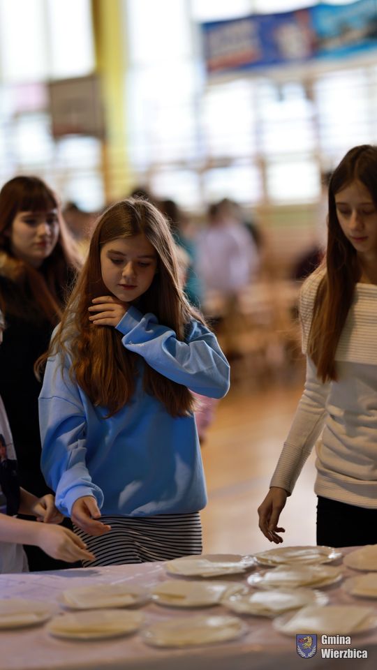 Jasełka w Wierzbicy - kolędowali najmłodsi, ale też seniorzy [GALERIA ZDJĘĆ]