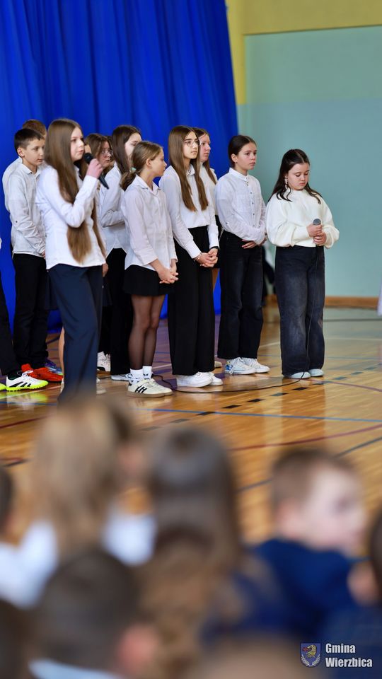 Jasełka w Wierzbicy - kolędowali najmłodsi, ale też seniorzy [GALERIA ZDJĘĆ]