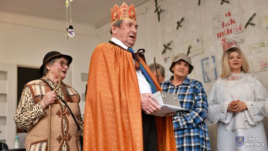 Jasełka w Wierzbicy - kolędowali najmłodsi, ale też seniorzy [GALERIA ZDJĘĆ]