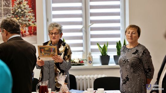 Jasełka w Wierzbicy - kolędowali najmłodsi, ale też seniorzy [GALERIA ZDJĘĆ]