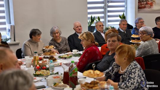 Jasełka w Wierzbicy - kolędowali najmłodsi, ale też seniorzy [GALERIA ZDJĘĆ]