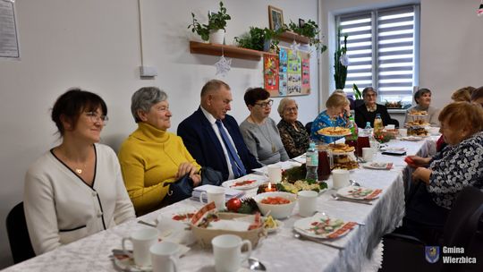 Jasełka w Wierzbicy - kolędowali najmłodsi, ale też seniorzy [GALERIA ZDJĘĆ]