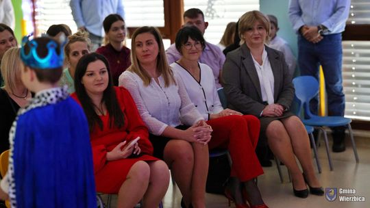 Jasełka w Wierzbicy - kolędowali najmłodsi, ale też seniorzy [GALERIA ZDJĘĆ]