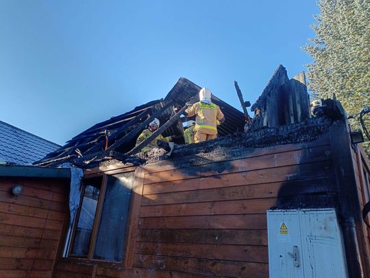 Świąteczna akcja ratunkowa w Orchówku. Płonął domek letniskowy [ZDJĘCIA]