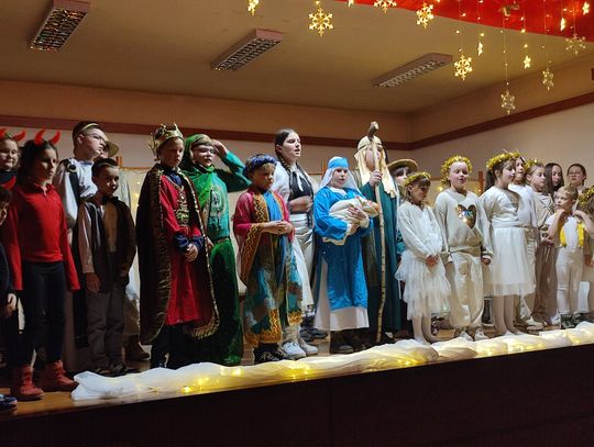 Wesoła kolęda w Gminnym Ośrodku Kultury i Sportu w Hannie [GALERIA ZDJĘĆ]