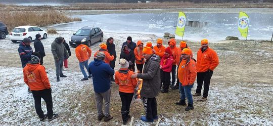 Krasnostawskie Karpie świętowały w lodowatej wodzie [GALERIA ZDJĘĆ]