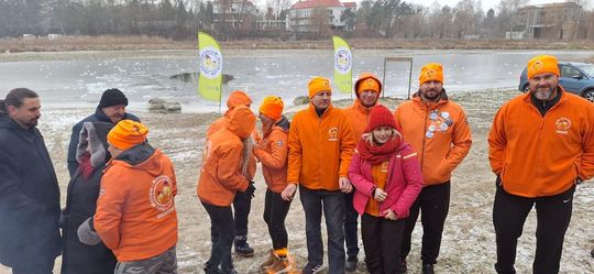 Krasnostawskie Karpie świętowały w lodowatej wodzie [GALERIA ZDJĘĆ]