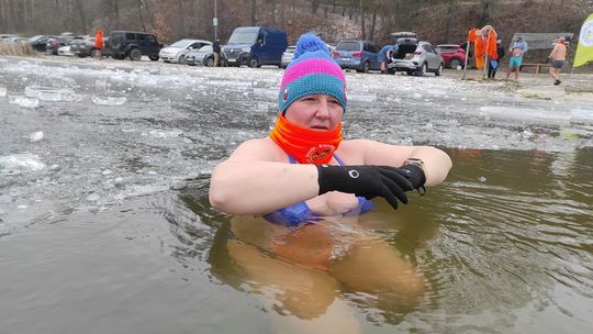 Krasnostawskie Karpie świętowały w lodowatej wodzie [GALERIA ZDJĘĆ]