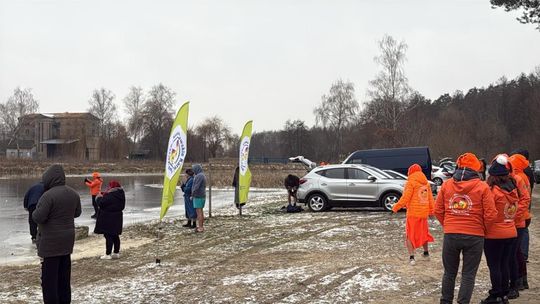 Krasnostawskie Karpie świętowały w lodowatej wodzie [GALERIA ZDJĘĆ]