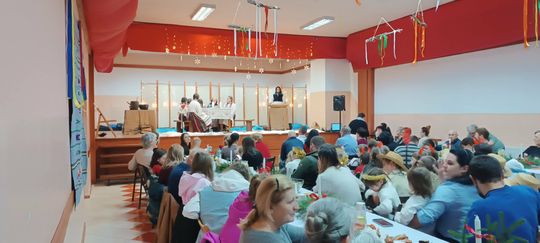 Wesoła kolęda w Gminnym Ośrodku Kultury i Sportu w Hannie [GALERIA ZDJĘĆ]