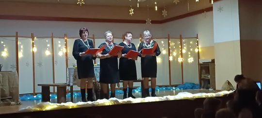 Wesoła kolęda w Gminnym Ośrodku Kultury i Sportu w Hannie [GALERIA ZDJĘĆ]