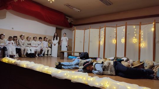 Wesoła kolęda w Gminnym Ośrodku Kultury i Sportu w Hannie [GALERIA ZDJĘĆ]