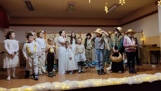 Wesoła kolęda w Gminnym Ośrodku Kultury i Sportu w Hannie [GALERIA ZDJĘĆ]