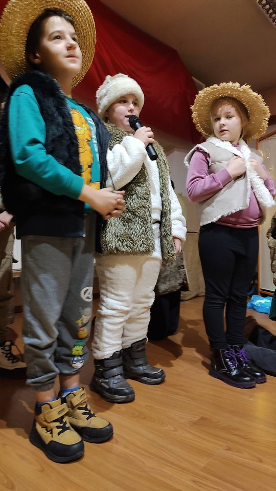 Wesoła kolęda w Gminnym Ośrodku Kultury i Sportu w Hannie [GALERIA ZDJĘĆ]