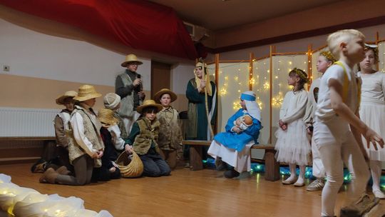 Wesoła kolęda w Gminnym Ośrodku Kultury i Sportu w Hannie [GALERIA ZDJĘĆ]