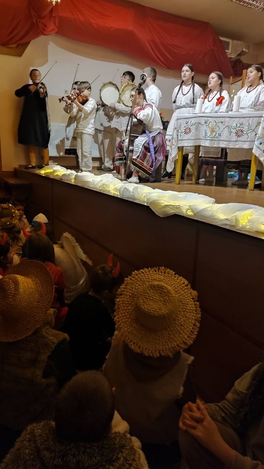 Wesoła kolęda w Gminnym Ośrodku Kultury i Sportu w Hannie [GALERIA ZDJĘĆ]