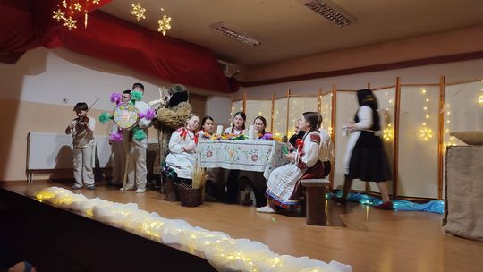 Wesoła kolęda w Gminnym Ośrodku Kultury i Sportu w Hannie [GALERIA ZDJĘĆ]
